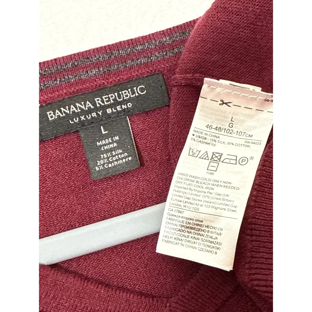 Banana Republic Luxury Blend Mens L Burgundy V Neck Sweater Silk Cashmere‎ Blend